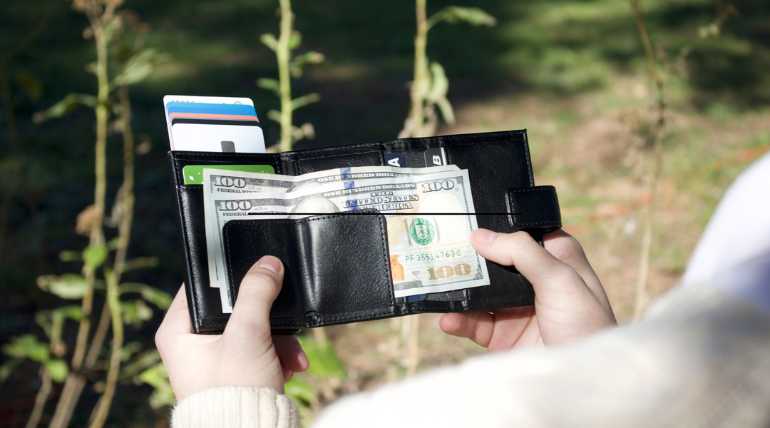 Why the SNIPS™ Classic Wallet V2 is Your Ultimate Accessory Choice